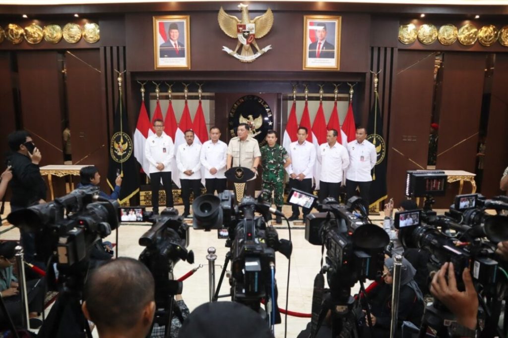 Sjafrie Sjamsoeddin Pimpin Rapat Perdana Sebagai Menko Polkam ad Interim