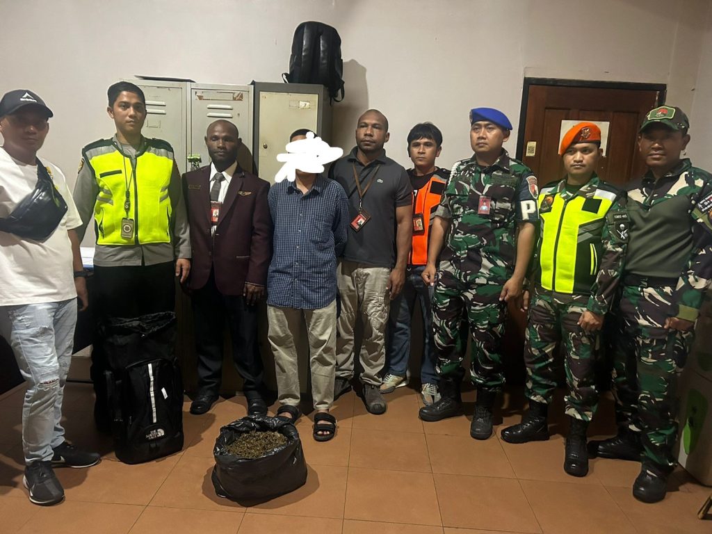 Satgas Korpasgat Bersama Petugas Bandara Gagalkan Pengiriman 2.46 Kg Ganja di Bandara Sentani, Kab. Jayapura