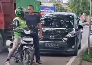 Oknum TNI Diduga Pukul Pengemudi Ojol di Jalan Tekam, Ratusan Driver Geruduk Polresta Pontianak