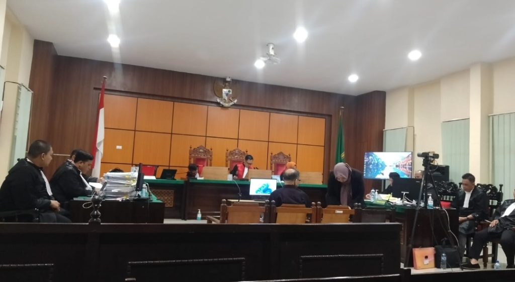 Pengadilan negeri Pontianak jatuh kan hukuman 10 tahun penjara kepada Terdakwa PAM, kasus korupsi pengadaan tanah bank Kalbar
