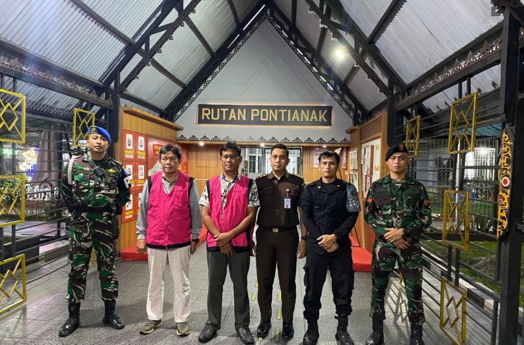 Dua tersangka korupsi TPK penguna dana hibah gereja Kalimantan Evangelis (GKE) Petra TA 2017 dan TA 2019 resmi di tahan Kejati Kalbar