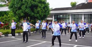 Kejati Kalbar Gelar Senam Pagi Bersama untuk Menjaga Kebugaran Pegawai.