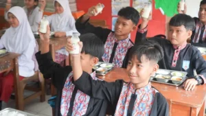 Mengapa Kandungan Susu MBG Belum 100% Lokal? Ini Alasannya