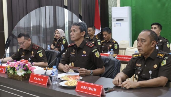 Melalui zoom Kejati Kalbar pimpin ekspose, permohonan rehabilitas, dengan pendekatan keadilan restoratif