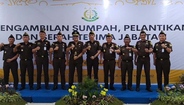 Kepala kejaksaan tinggi Kalbar gelar pengambilan sumpah Sertijab Kajari Ketapang