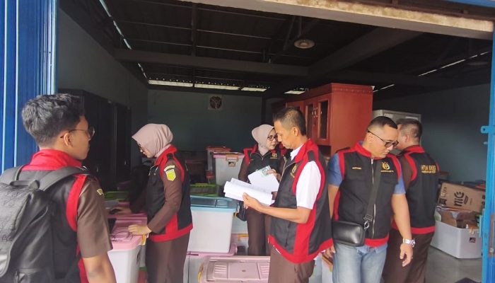 Upaya Paksa Kejati Kalbar: Kantor Distrik Navigasi Pontianak Digeledah Penyidik