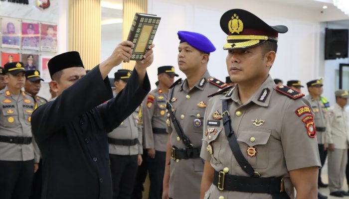 Kapolres Ketapang Pimpin Pelaksanaan Sertijab Wakapolres Ketapang
