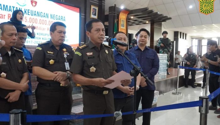 KEJATI KALBAR SELAMATKAN RP115 MILIAR DARI KORUPSI TAMBANG, PENYIDIKAN TERUS BERGULIR