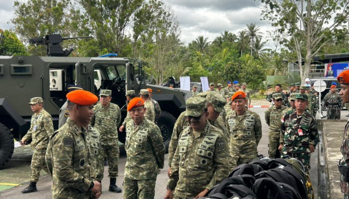 Wakasau dan Kas Korpasgat Kunjungi Yon Parako 466 Pasgat