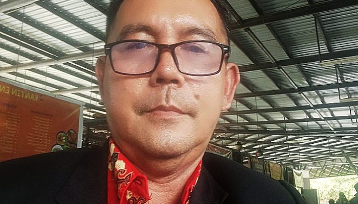 Peti dimandor sempat viral Alpian anggota DPRD mempawah sebut 3 nama polisi minja,alau dan Rojali sebagai bos peti,Bahkan ada alat berat excavator