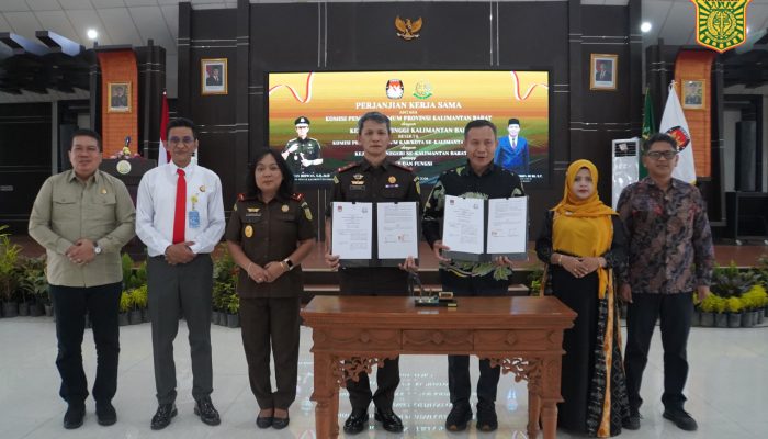 PERKUAT DEMOKRASI DAN PENGAWALAN HUKUM PEMILU, KPU KALBAR DAN KEJAKSAAN TANDATANGANI PERJANJIAN KERJA SAMA