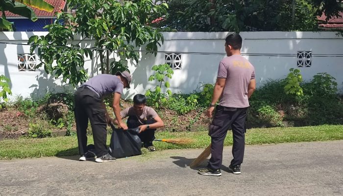 Sambut Hari Bhayangkara ke-80, Sat Samapta Polres Ketapang Gelar Bakti Religi di Gereja GEKARI