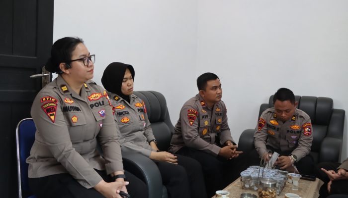 Enam Mahasiswa STIK dan 1 Siswa Setukpa Edukasi Masyarakat Cegah Karhutla Dan Sosialisasi Layanan 110 Polres Ketapang