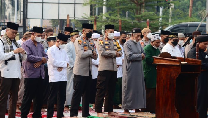 Gelar Sholat Istisqa, Polres Ketapang Bersama Masyarakat Panjatkan Doa Memohon Turunnya Hujan