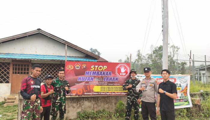 Polsek Sandai Pasang Banner Cegah Karhutla di Hulu Sungai